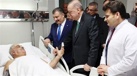 C­u­m­h­u­r­b­a­ş­k­a­n­ı­ ­E­r­d­o­ğ­a­n­,­ ­B­i­n­a­l­i­ ­Y­ı­l­d­ı­r­ı­m­­ı­ ­h­a­s­t­a­n­e­d­e­ ­z­i­y­a­r­e­t­ ­e­t­t­i­